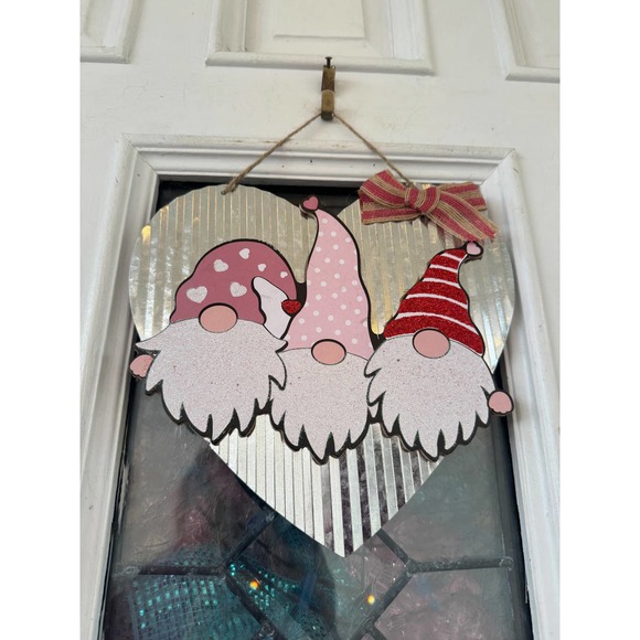 10” Galvanized Metal Heart Trio of Gnomes Valentines Day Sign Home Decor - Picture 2 of 5